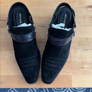 NWOT Donald J. Pliner Mazzy Western Mule size 8.5M